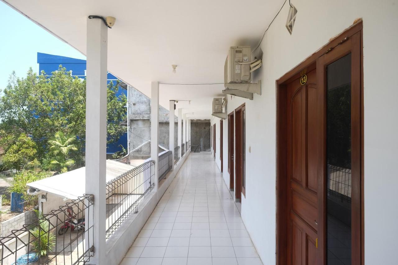 Отель Reddoorz Near Plaza Ambarrukmo Yogyakarta Maguwo Экстерьер фото